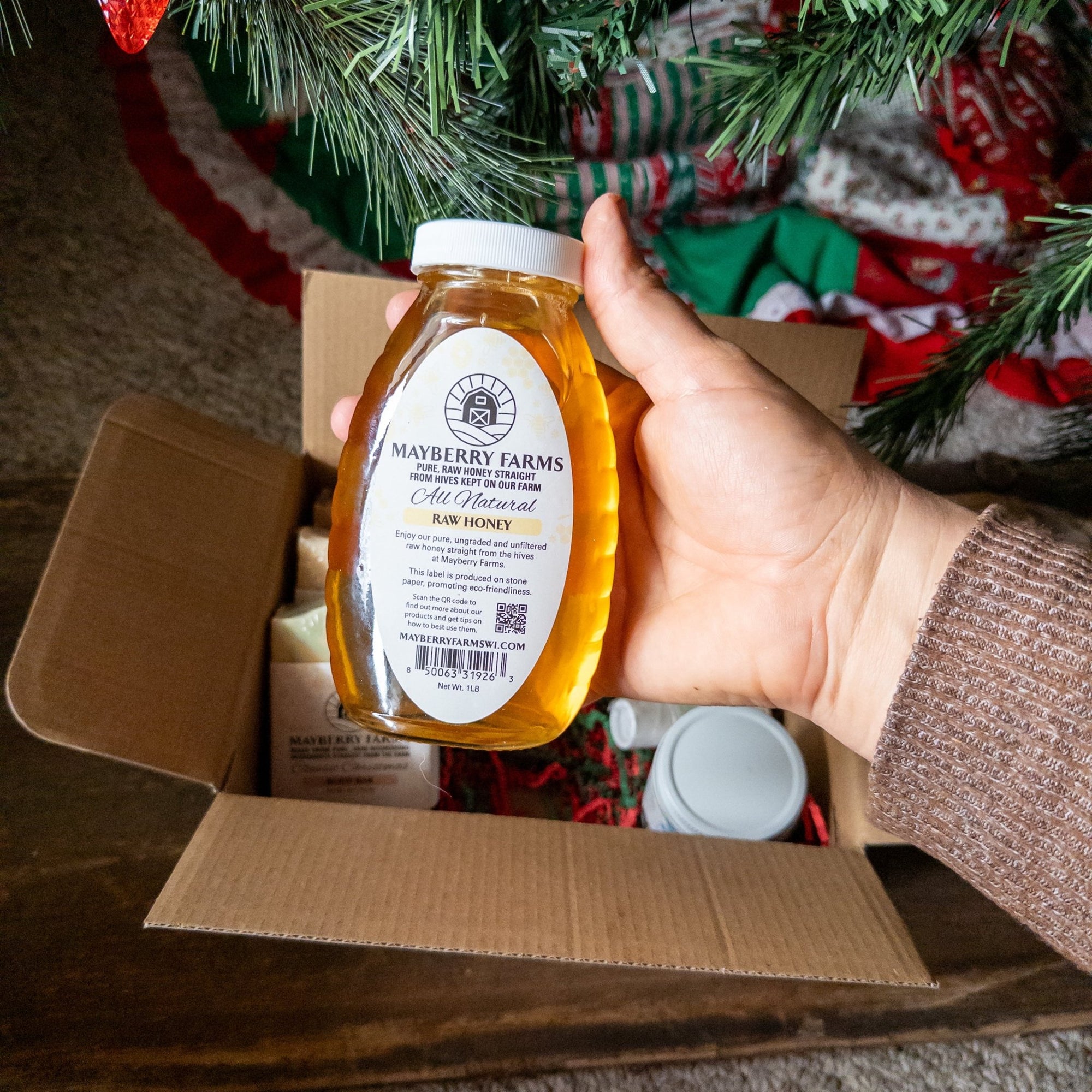 Holiday Farmstead Gift Box - Mayberry Farms